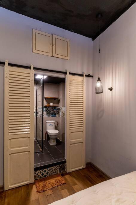 Kitchen Netflix @ben Thanhｓａｉｇｏｎｈｉｄｅｏｕｔ130 Pastuer Apartment